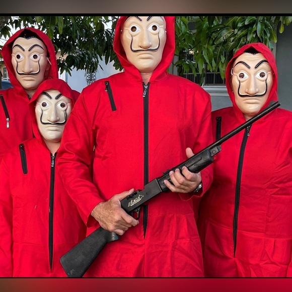 Money Heist TV Series/ La Casa de Papel Costumes. Photos all in character - Picture 1 of 9